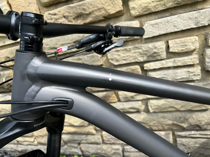 Specialized Fuse Comp 29 SMOKE/ BLACK Large PAINT CHIP-2